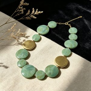 women's chunky green swirl marble resin disc statement necklace, large round flat beads collar necklace with alloy metal slices, adjustable extension chain lobster clasp fashion costume jewelry for daily party wedding